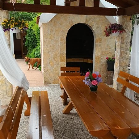 Holiday Home Perunika Zezevica 외부 사진