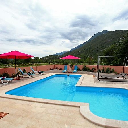 Holiday Home Perunika Zezevica 외부 사진